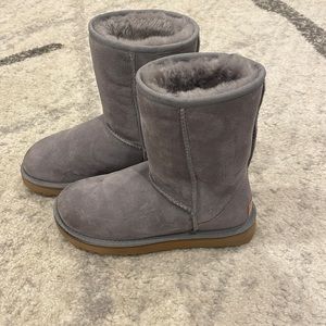 Light purple uggs